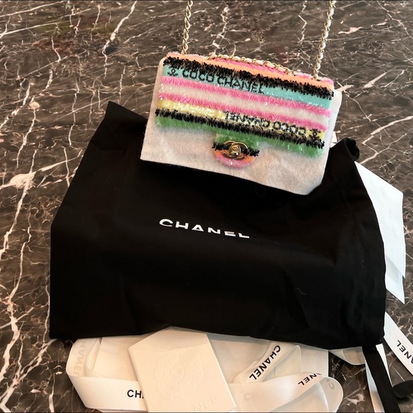 SOLD ON TRADESY ❗️ CHANEL MINI FLAP BAG SEQUINS & GOLD-TONE METAL MULTICOLOR - Picture 4 of 12